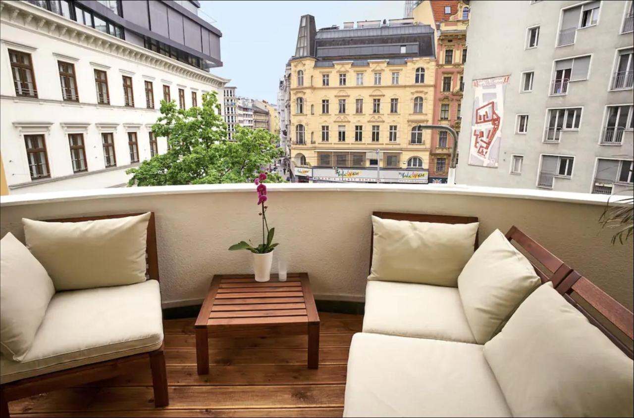 City Centre Klimts Balcony Vienna Exterior photo
